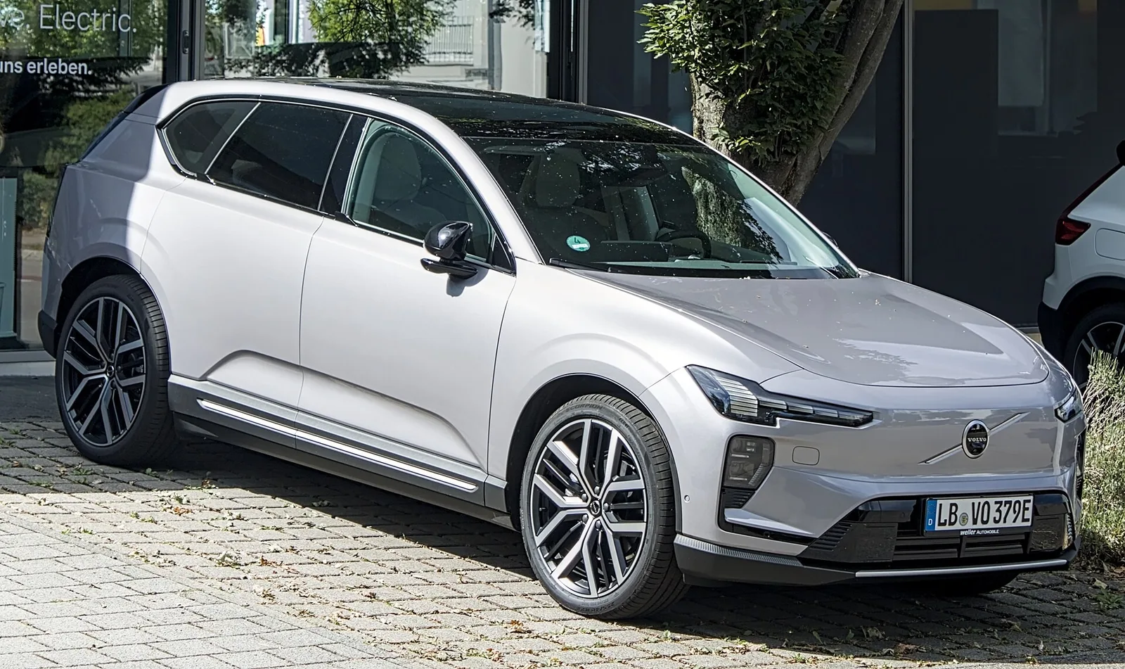 Volvo EX60 2026 : prix dès 66 500 €, autonomie et livraisons